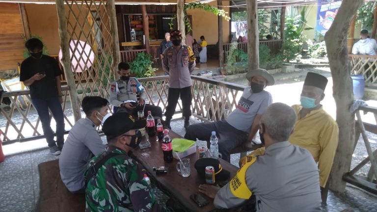 Babinsa Sebawi Ingatkan Kawasan Wisata