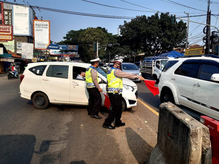 Antisipasi Arus Mudik, Polsek Gunung Putri Perketat Titik Penyekatan