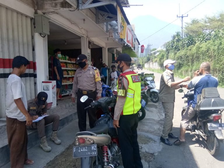 PPKM Check Point Tamansari Saat Hari Libur, Tegur 38 Pelanggar dan Pembagian Sebanyak 200 Masker