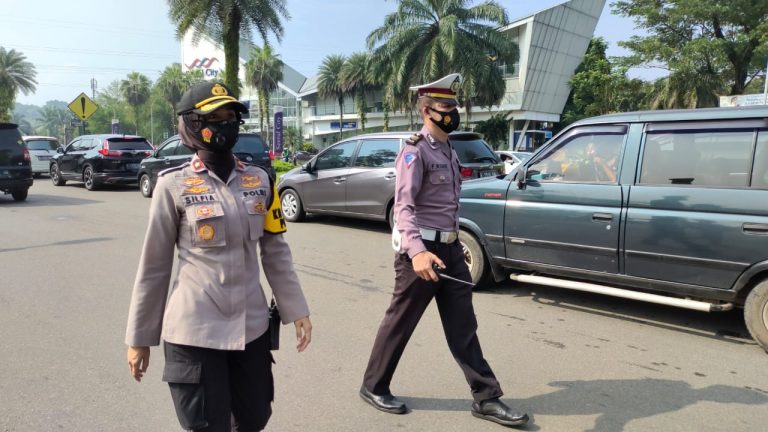 Jangan Coba-coba Lewat Sentul, 2.115 Kendaraan Diputar Balik di Simpang Gadog
