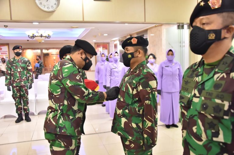 Asisten Logistik Panglima TNI Pimpin Sertijab Waaslog