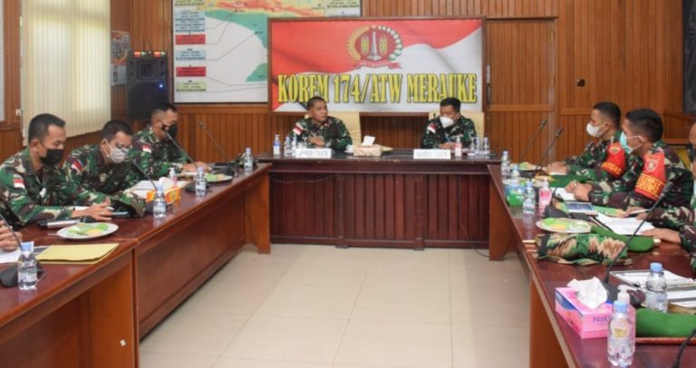 Danrem Evaluasi Kinerja Satgas Pamtas RI-PNG dan Pamrahwan Kolakops Korem 174/ATW