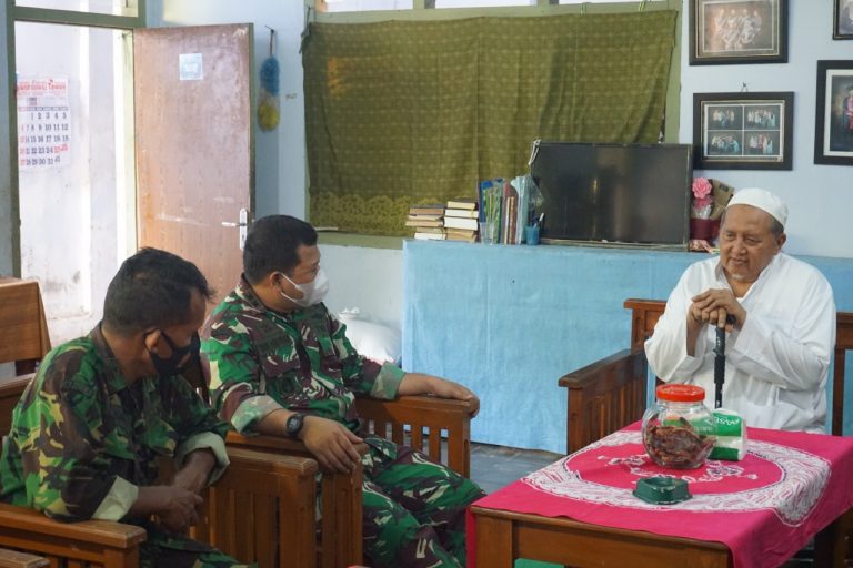 Jalin Kebersamaan Ulama Dengan Umara, Dandim Komsos Diponpes Al-Mabrur