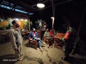 TNI-Polri Intens Himbauan Prokes Dan Bagikan Masker di Blado