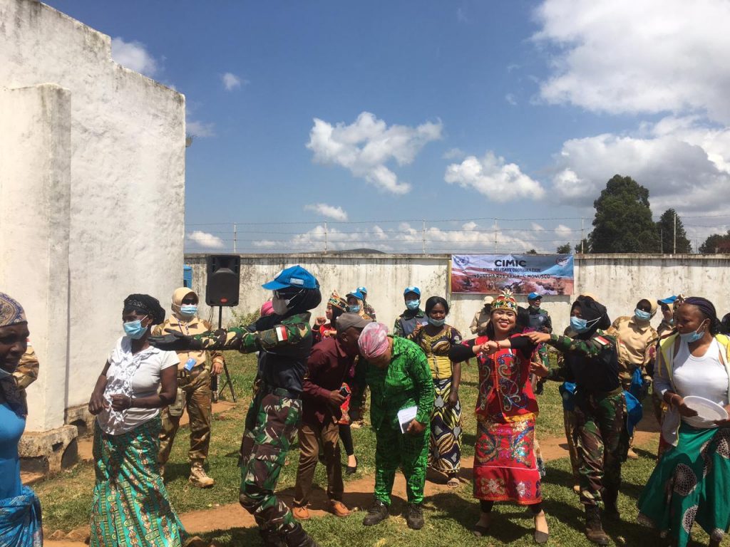 Peringati Hari Peacekeeper, Kontingen Garuda Hibur Mama Kongo Dengan Tampilan Budaya Indonesia