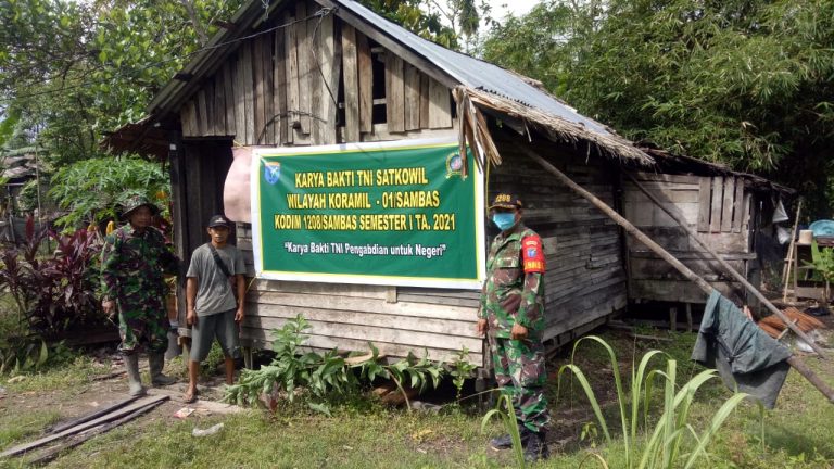 Koramil 01/Sambas Bedah Rumah Warga