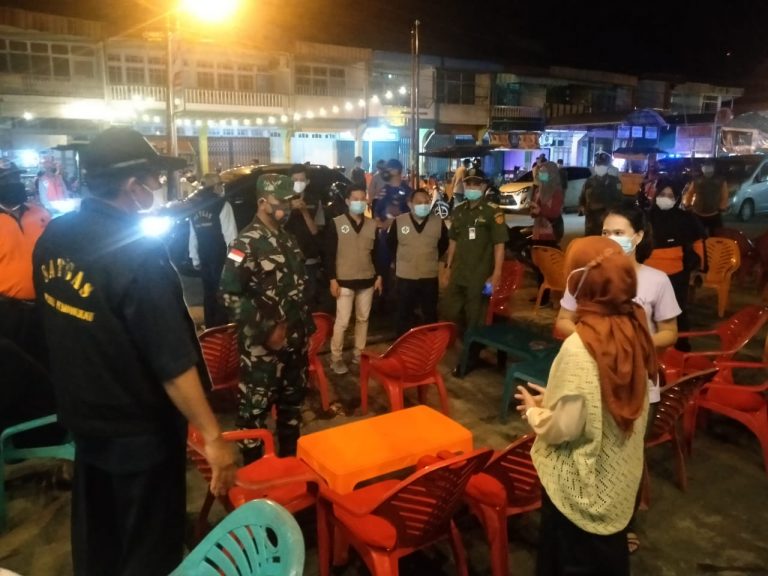 Koramil dan Polsek Pemangkat Razia Tempat Nongkrong