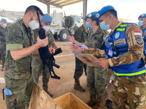 Prajurit TNI Satgas SEMPU UNIFIL Lakukan Luggage Check Rotasi Kontingen Spanyol