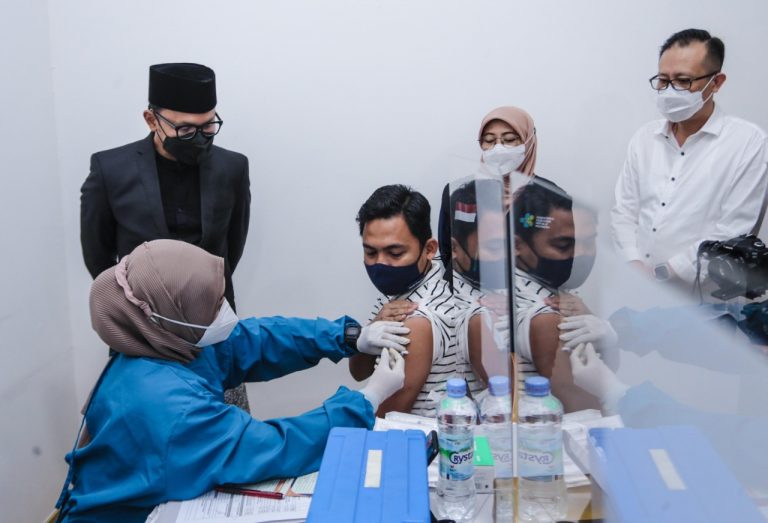 Wali Kota Ingatkan Warga Tetap Patuhi Prokes Usai Divaksin