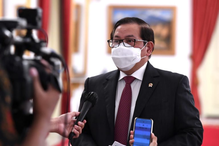 Akhirnya Vaksinasi Berbayar Dibatalkan Presiden “segenap jajaran kabinet harus memiliki rasa kepekaan sosial di tengah pandemi ini”