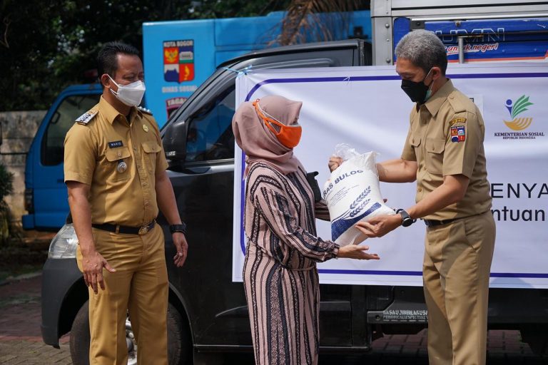KPM Harus Puas, 115.000 Paket Beras Bulog “kalau ada yang jelek bisa ditukar”