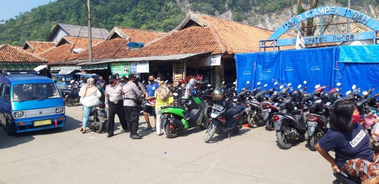 Ops Yustisi Gabungan PPKM Level 4 Digelar Polsek Ciampea Bogor
