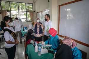 Dipusatkan di SMPN 5, Sebanyak 1.000 Pelajar di Kota Bogor Disuntik Vaksin
