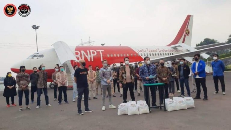 BNPT dan YHPB serta Pemuda-Mahasiswa Berikan Bantuan pada Mahasiswa Perantauan dan Masyarakat Terdampak Covid-19