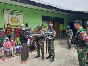Sambut HUT Batalyon ke-57, Satgas Yonif RK 751/VJS Tebar Senyum di Pegunungan Tengah Papua