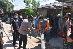 Di Gerai Tabung Oksigen Presisi Polres Bogor, Masyarakat Isoman Dapat Pinjaman Tabung Oksigen Secara Gratis