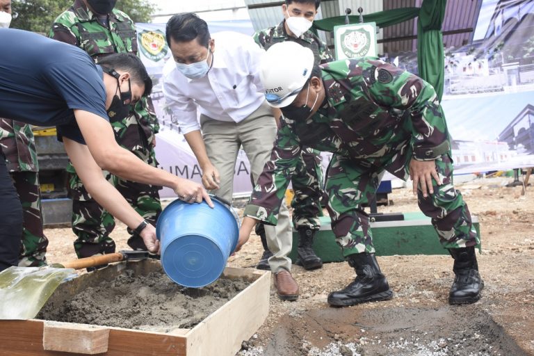 Pangdam III/Siliwangi Letakan Batu Pertama Pembangunan Rumkit TK. IV Sariningsih