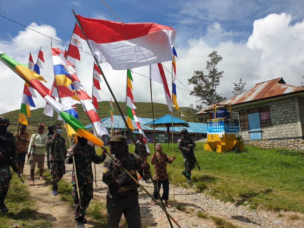 Tumbuhkan Rasa Nasionalisme Pemuda Papua, Satgas TNI Ajak Warga Meriahkan HUT RI ke-76