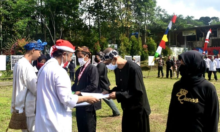 Komunitas Budaya Kabuyutan Galunggung Gelar Upacara Kemerdekan RI ke 76 di Batu Mahpar