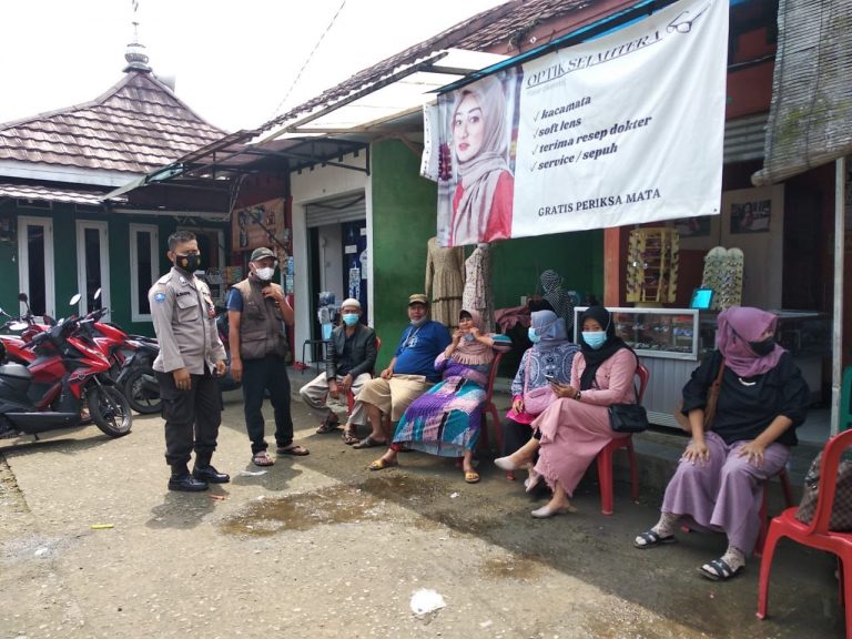 Polsek Caringin Kawal Pelaksanaan Vaksinasi Covid 19 di Puskesmas Ciderum