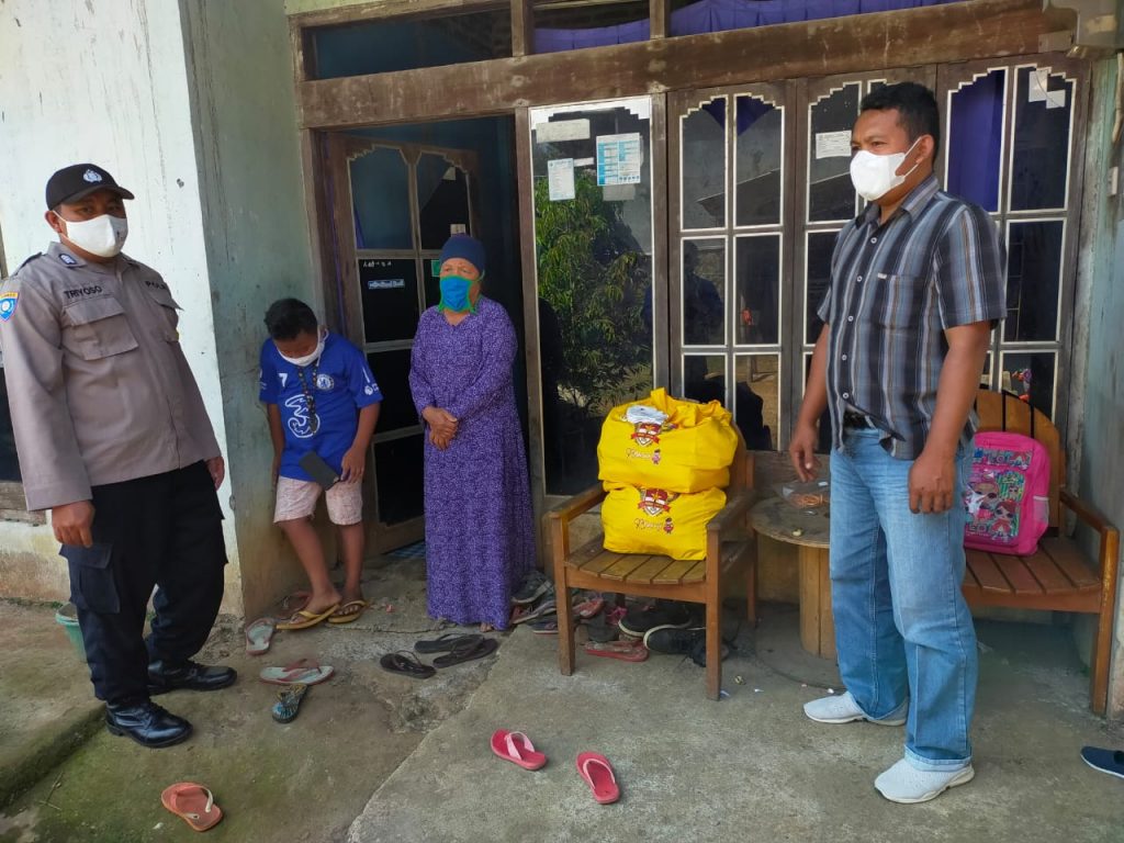 Anak Yatim di Reban Terima Salurkan Sembako