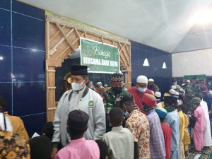 Satgas TNI dan Organisasi Islam di Papua Santuni Anak Yatim Piatu