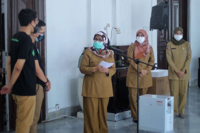 Sekdakot Bogor Terima Sumbangan 25 Konsentrator Oksigen