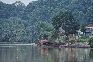 Dedie Cek Pembangunan Wisata Situ Gede, Kontraktor Harus Perhatikan Kualitas Pekerjaan