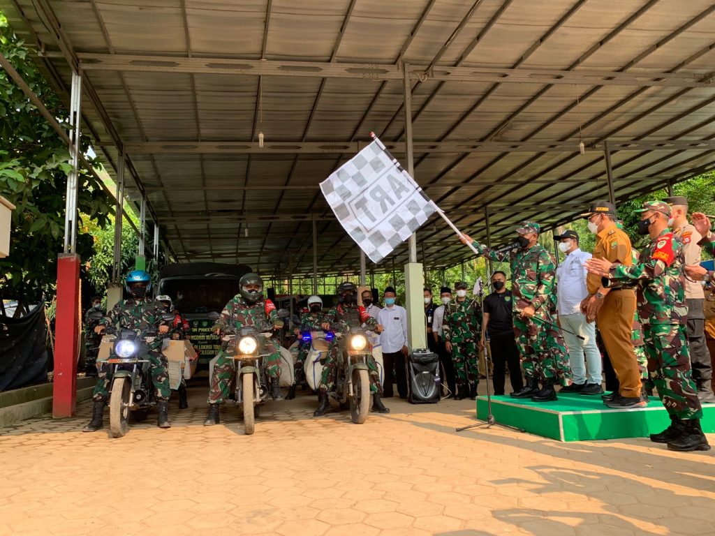 Pangdam Lounching TMMD dan Pemberian Sembako Gunakan Motor Kewilayah Terisolir