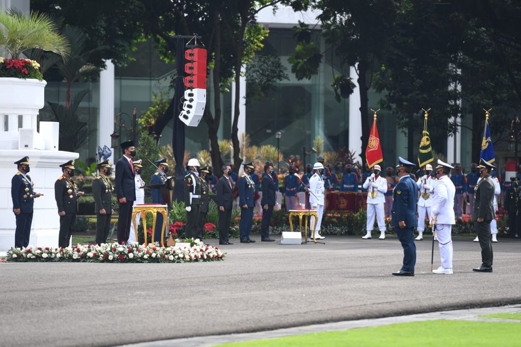 Upacara Peringatan ke-76 Hari TNI Digelar di Halaman Istana Merdeka