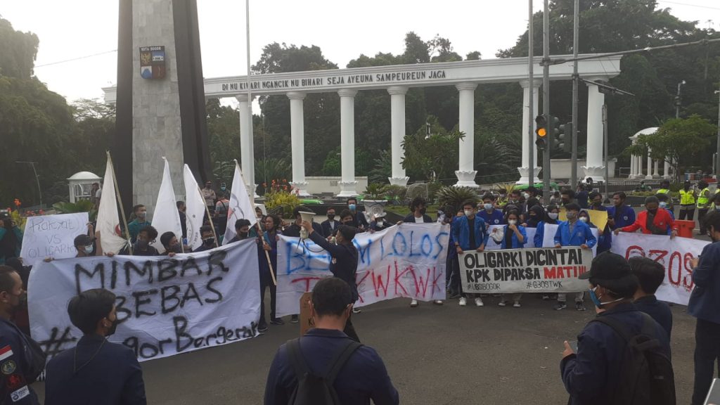 Aliansi BEM Se Bogor Ingatkan Presiden,  Kontroversi UU Cipta Kerja, Proyek Double Track Bogor-Sukabumi dan Tolak Pelemahan KPK