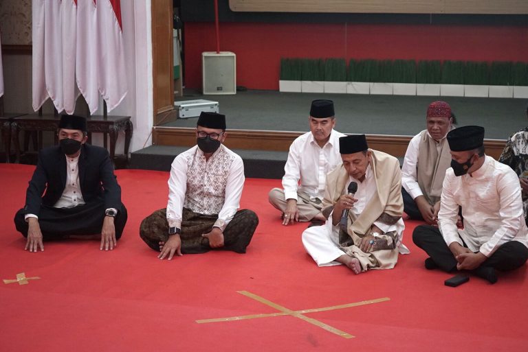 Nabi Muhammad SAW mencontohkan bagaimana caranya membangun peradaban masyarakat. Namun, juga mengajarkan tentang nasionalisme
