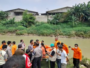 Polisi Temukan Jasad Wanita di Sungai Cileungsi
