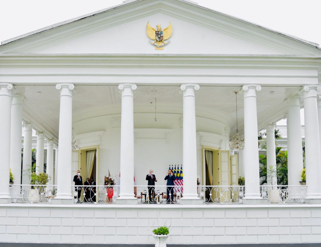 Bertemu PM Malaysia, Jokowi Dorong Penyelesaian MoU Perlindungan TKI dan Negosiasi Batas Negara