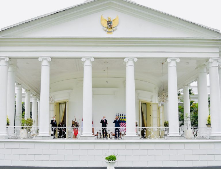 Bertemu PM Malaysia, Jokowi Dorong Penyelesaian MoU Perlindungan TKI dan Negosiasi Batas Negara