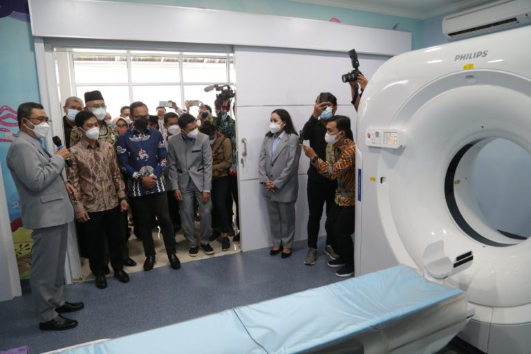 Wakil Menkes Resmikan Alat Kesehatan di RSUD, Deteksi 4 Penyakit Mematikan