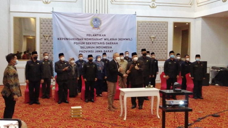 Emil Lantik Acep Jamhuri Jadi Ketua Forsesdasi Jabar