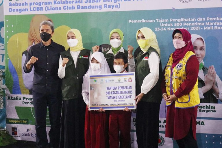 Anak Sekolah, Pesantren dan Panti Asuhan Dapat 500 Kacamata Gratis