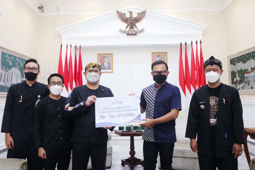 CSR Rp 106 Juta Lebih dari BJB Kota Bogor Diserahkan Untuk Sentra Kuliner Malabar