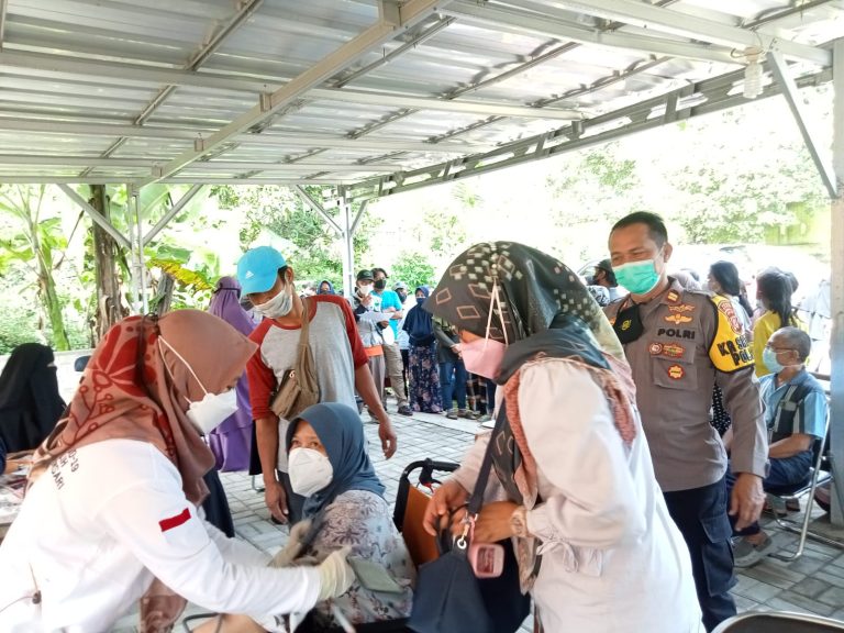 Polsek Tamansari Gelar Gerai Vaksin Presisi Bhakti Kesehatan Bhayangkara Untuk Negeri