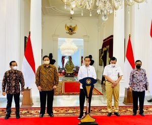 Putusan MK Terkait UU Cipta Kerja, Jokowi: Pemerintah Hormati dan Segera Laksanakan Putusan