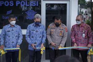 Dedie dan Kapolresta Bogor Kota Gunting Pita Pos Lantas BJB Kapten Muslihat