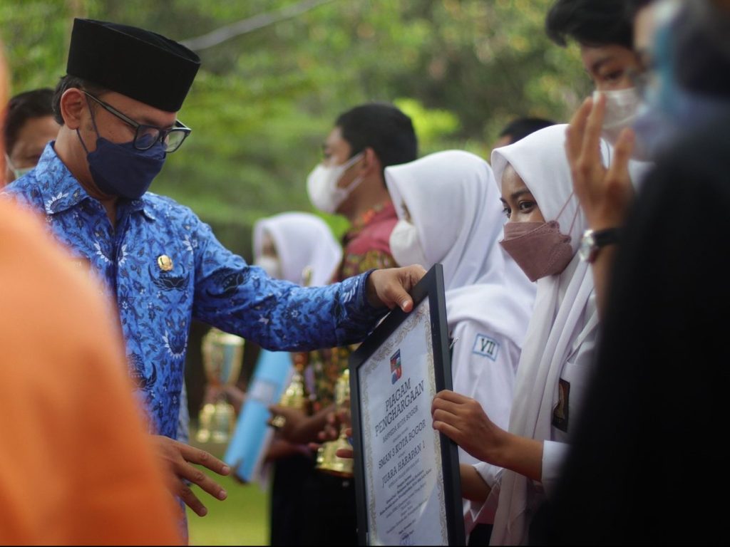 Siswa SMPN 6 Raih Juara Kribo 2021, Daun Ketapang Jadi Tinta Spidol