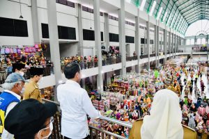 Jokowi Resmikan Pasar Pon Kabupaten Trenggalek