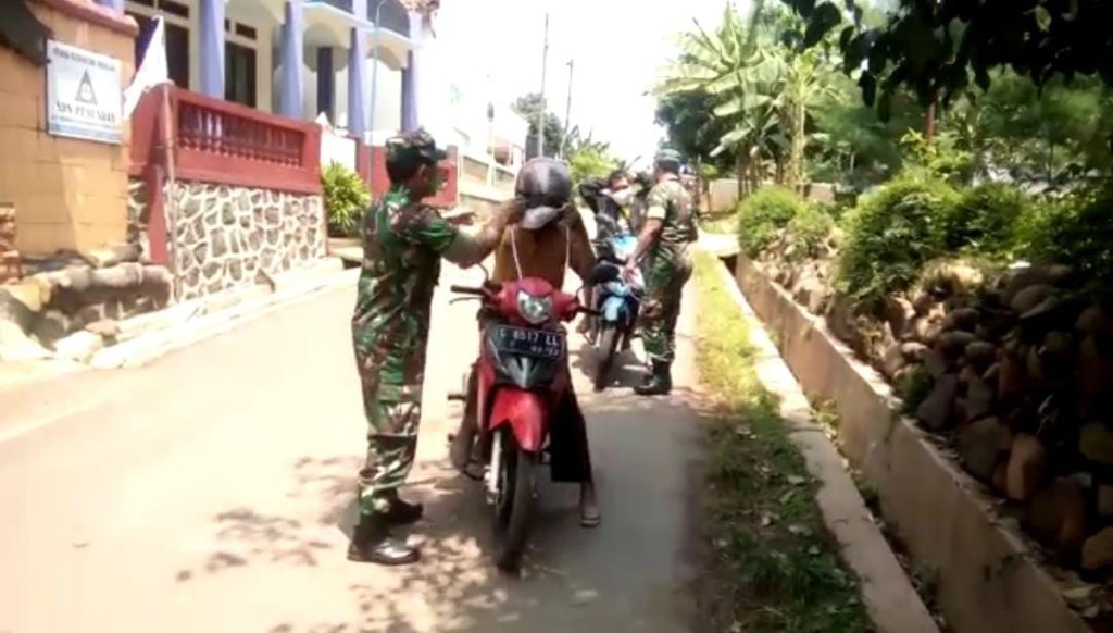 Koramil 13/Banyuputih Rutin Patroli dan Operasi PPKM