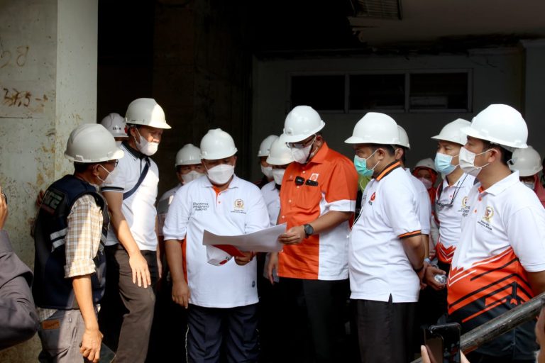 Atang “Miris jika Masjid Agung Terbengkalai, diapit Alun-Alun yang Indah dan Pasar Blok F yang Megah”