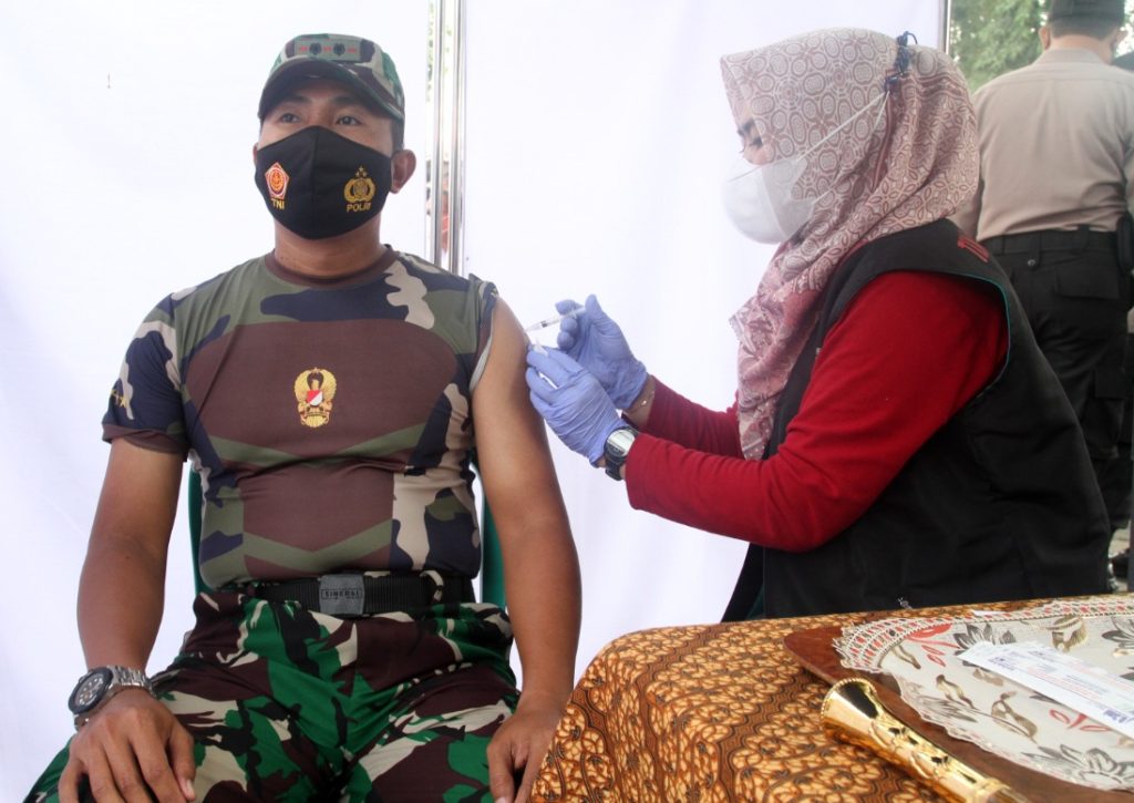 Suntikan Vaksin Booster Diterima Dandim Haryanto bersama Forkopimda Cianjur