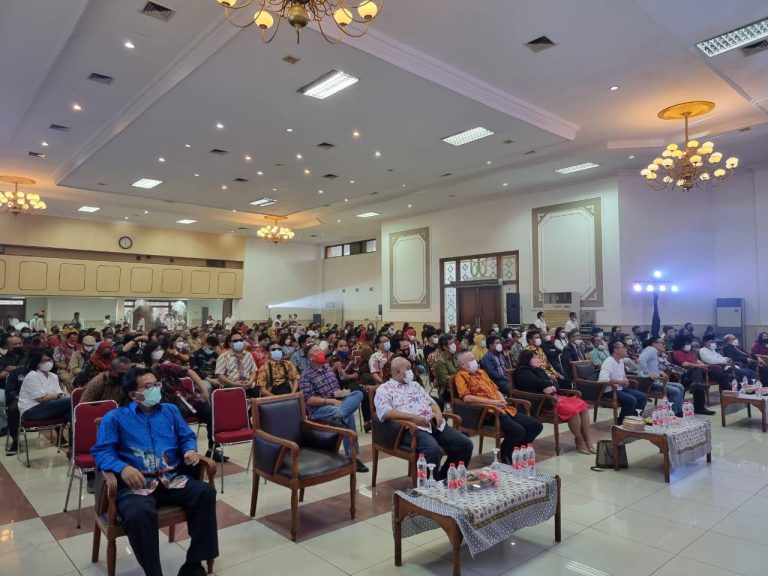 Kornas Ganjarist dan Imago Dei “Natal Bersama” Bantu Anak Jalanan Jakarta
