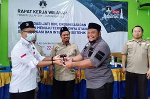 Dudung Lantik dan Kukuhkan Pengurus LBH Hidayatullah DI Yogyakarta