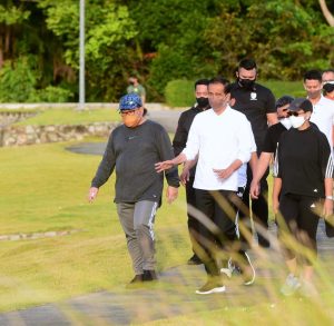 Presiden Jokowi Olahraga Sebelum Pertemuan dengan PM Singapura di Bintan